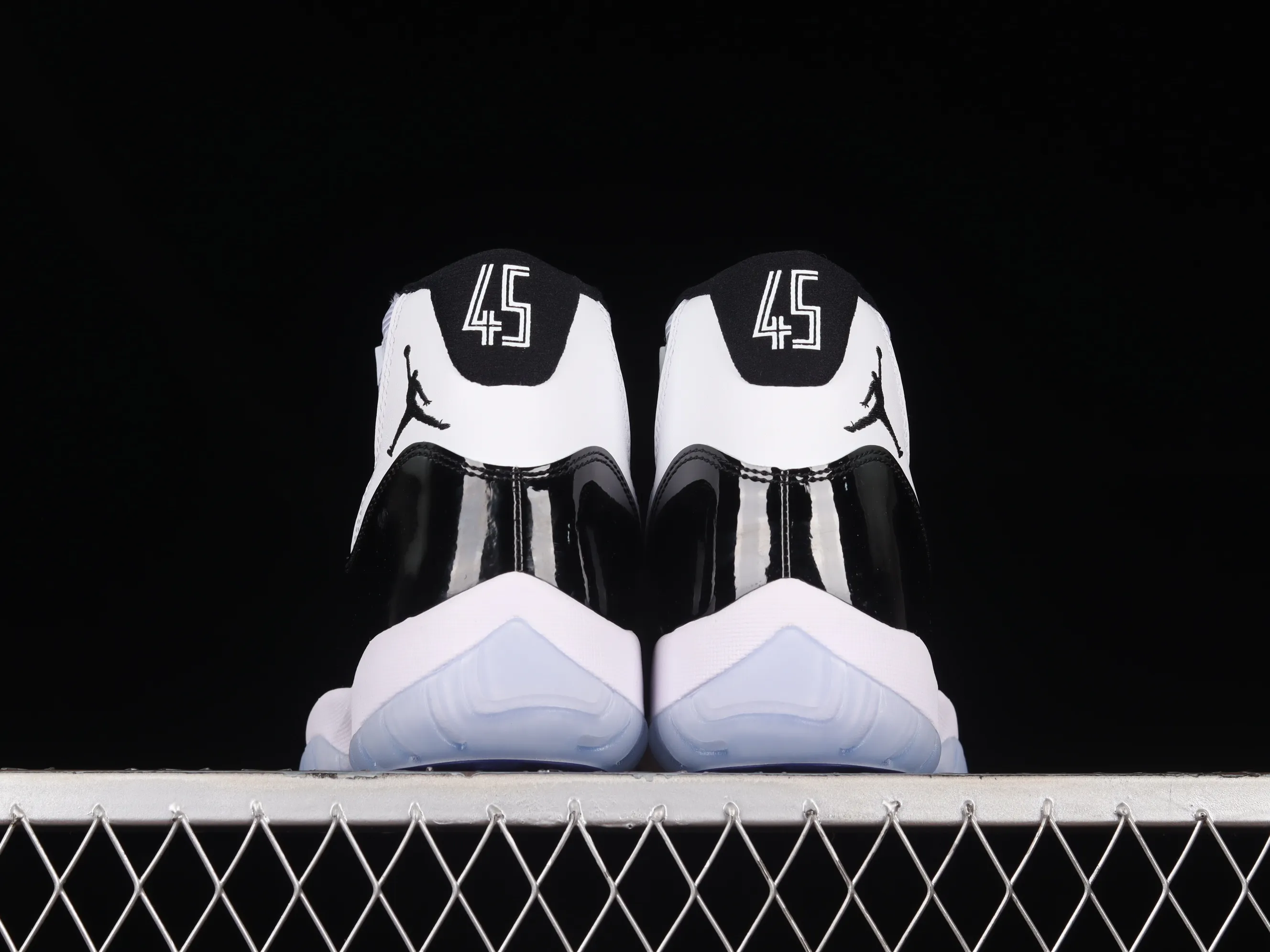 All categories Air Jordan Jordan series basketball shoes Air Jordan 11 OG version Air Jordan 11Concord AJ11 Concord black and white replica basketball shoes 378037-100